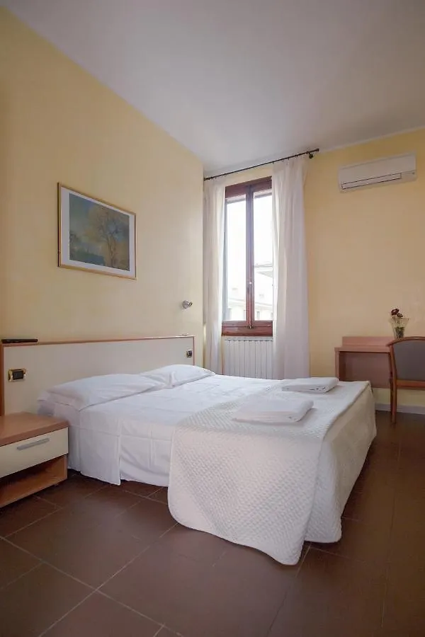 Hotel Angelica Firenze 2*, Florencia