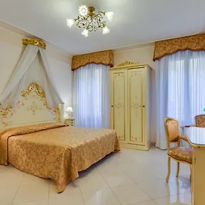  Hotel At Leonard Itália