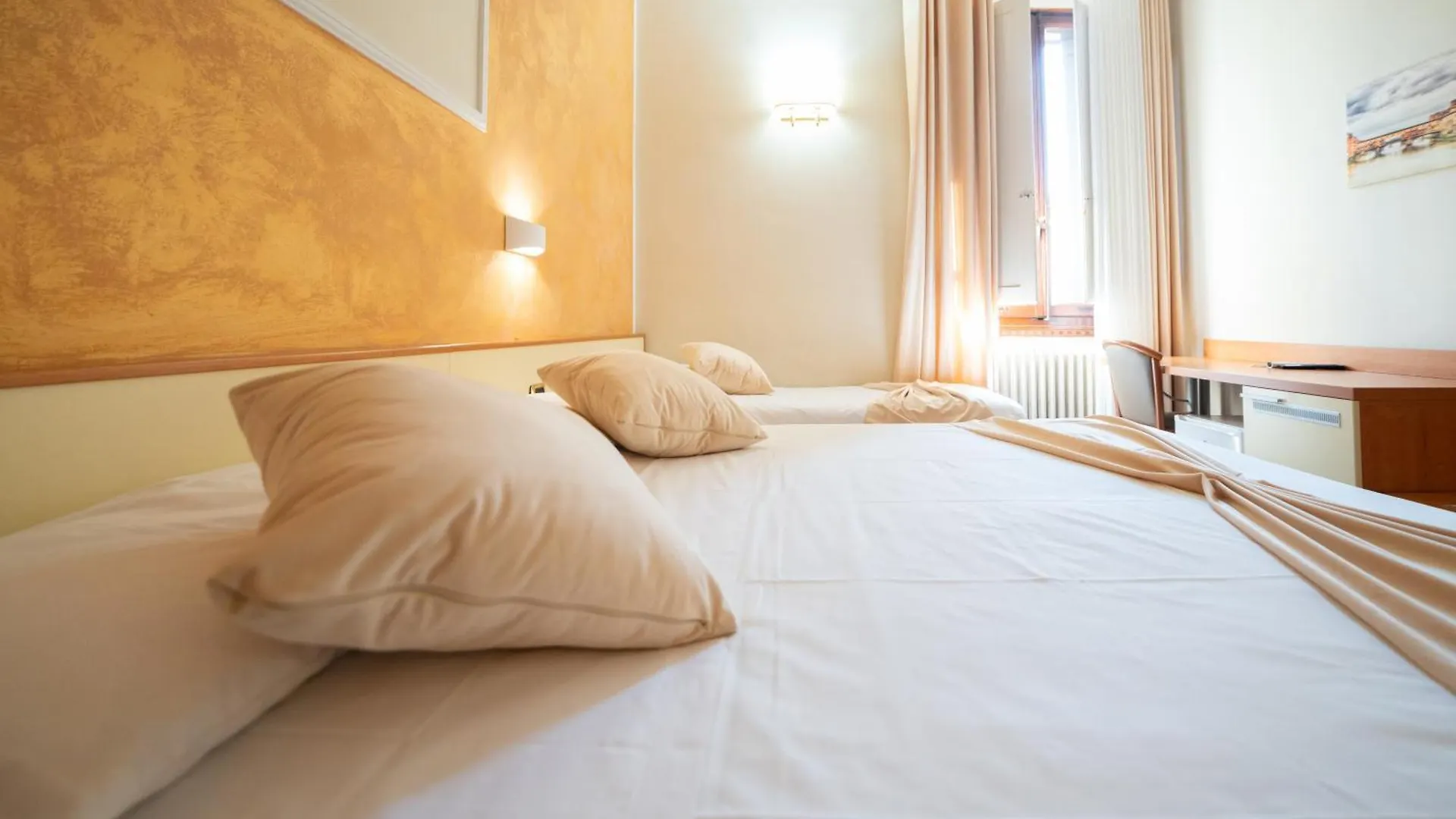 Hotel Angelica Firenze 2*, Florencie